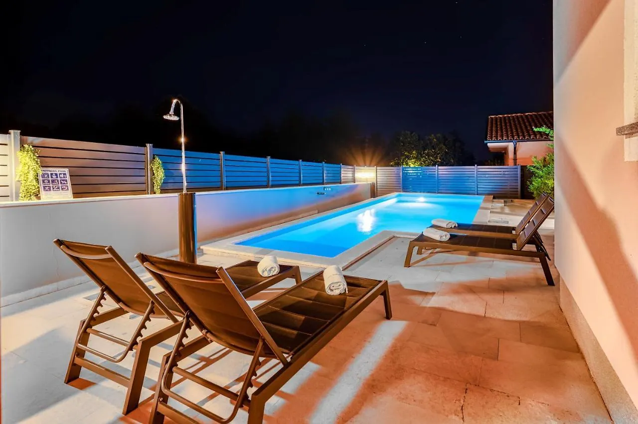 Apartments Lara Medulin Croatia