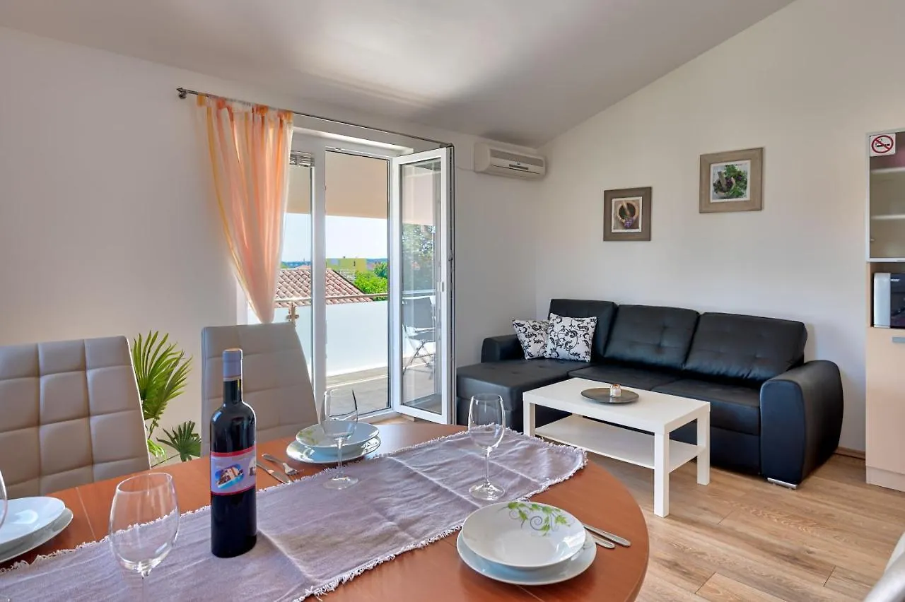 Apartments Lara Medulin Croatia