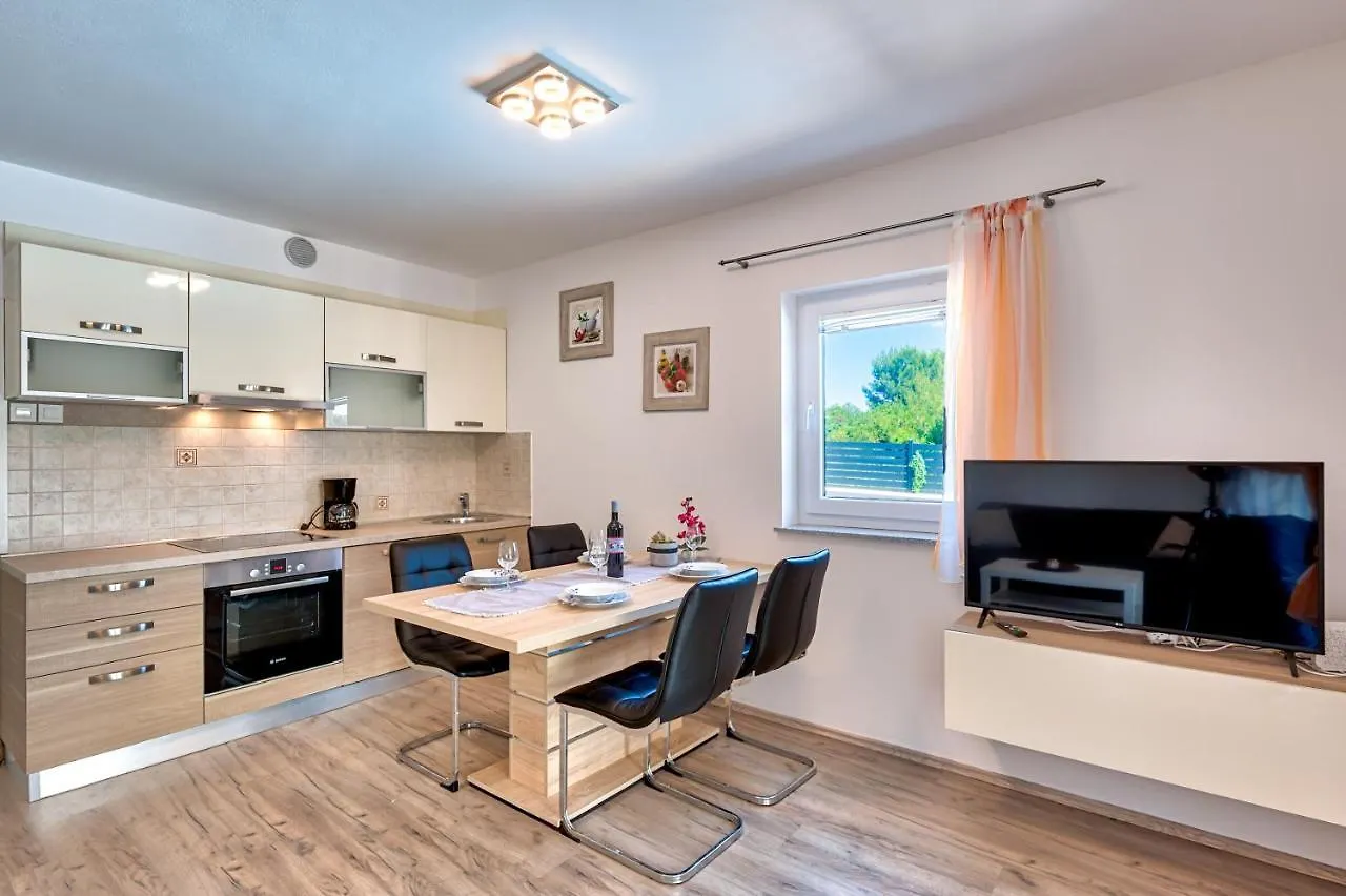 Apartments Lara Medulin 0*,  Croatia