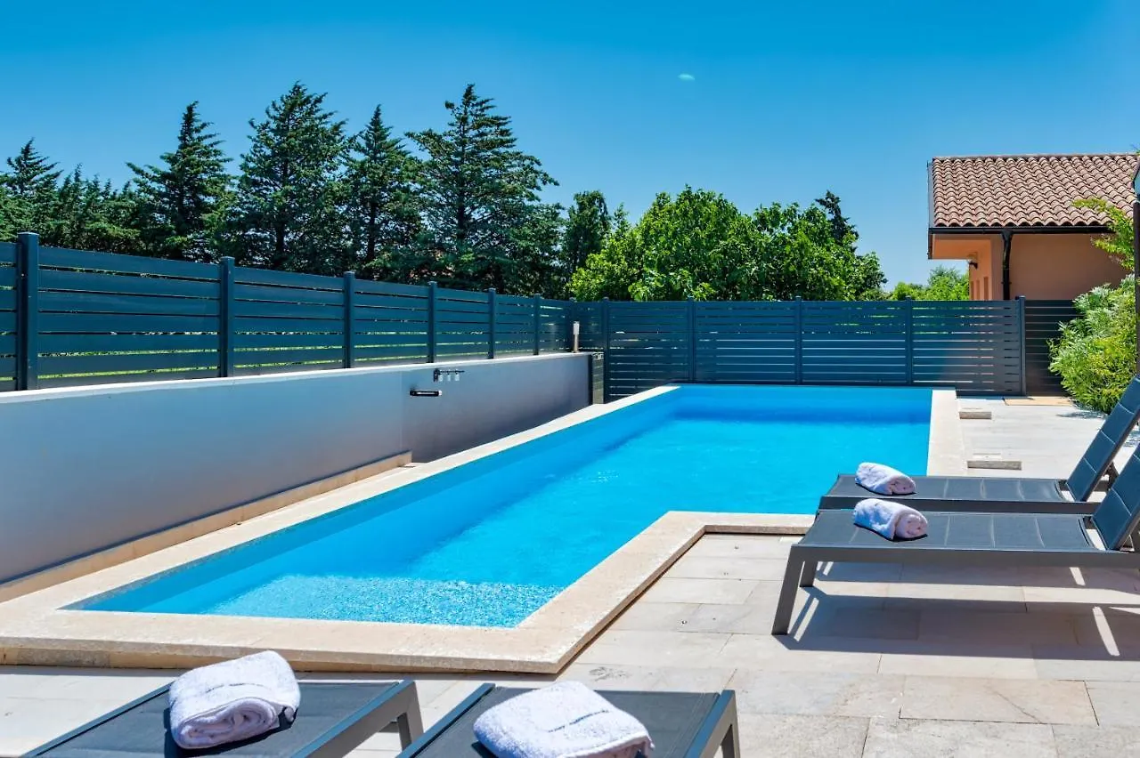 Apartments Lara Medulin Croatia