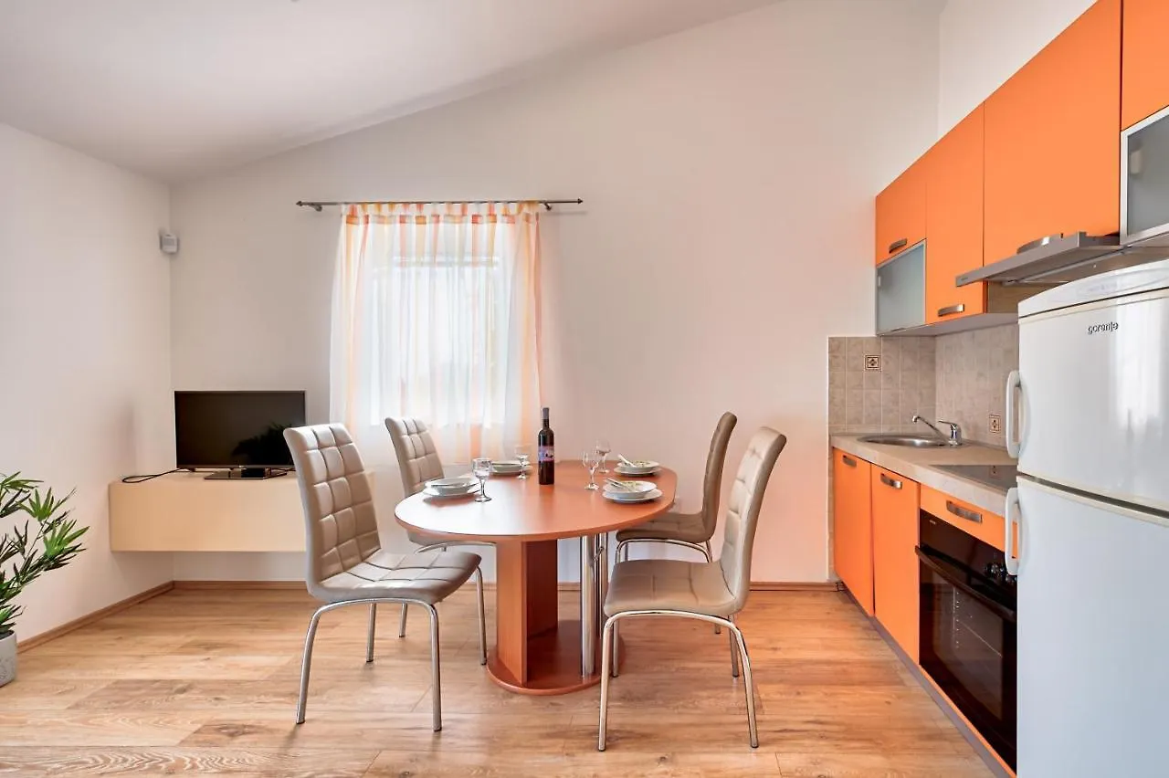Apartments Lara Medulin