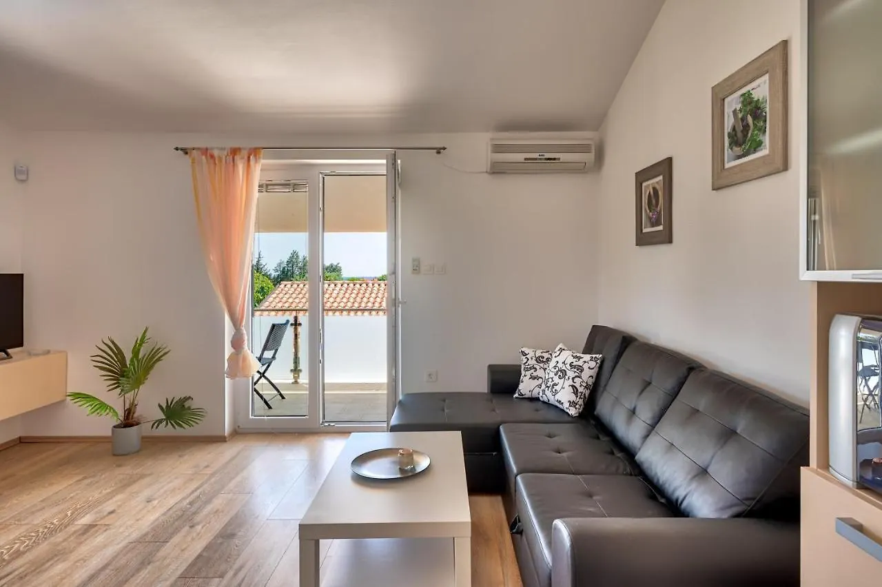 Apartments Lara Medulin