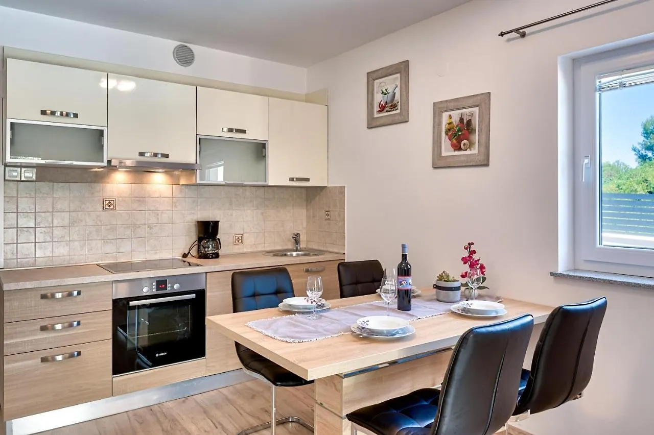 Apartments Lara Medulin 0*,  Croatia