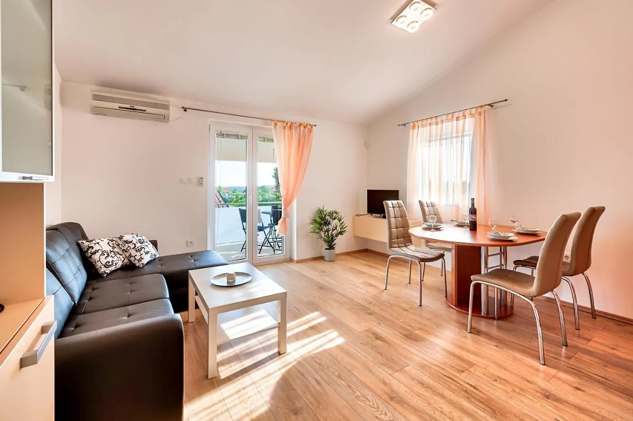 Apartments Lara Medulin Croatia